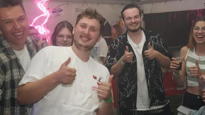 Disconight in Kamp! Klicken Sie sich durch die Bilder!