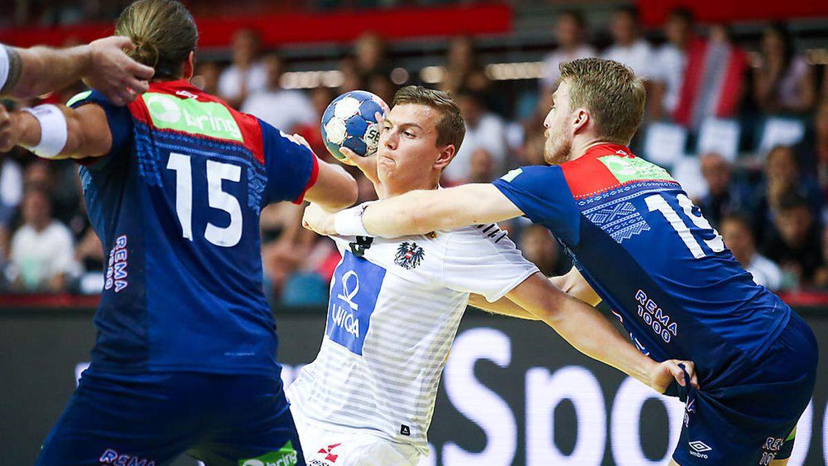 Der St. Veiter Sebastian Spendier ist einer der jungen Wilden im österreichischen Handball-Nationalteam (Mitte). Er hofft auf einen Einsatz bei der Heim-EM im Jänner