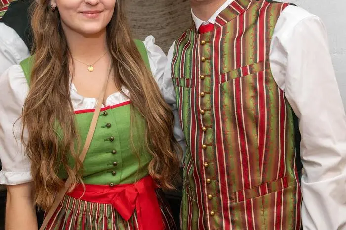 Ostertanz der Landjugend Schiefling - Obmann Michael Waldhauser konnte rd. 300 Gäste begrüßen