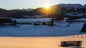 Seit gestern geht die Sonne wieder später unter. 