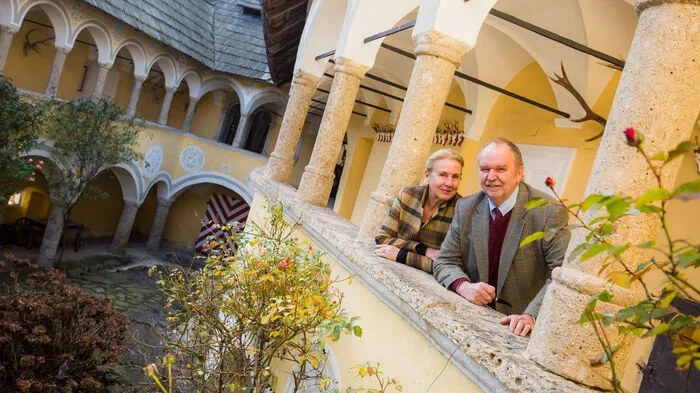 Schlossherr Joachim Helmigk mit seiner Gattin Annemarie