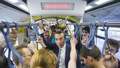 Großes Interesse herrschte bei der Fahrt mit Bundeskanzler Kern 