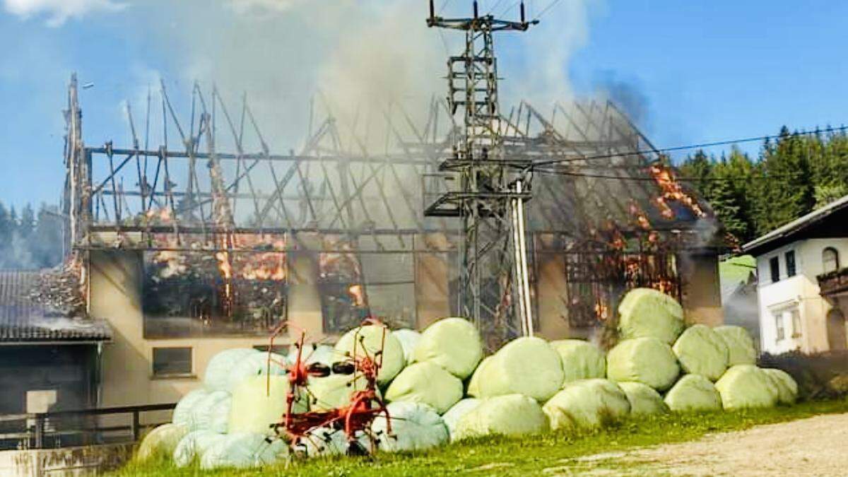 Gleich 130 Einsatzkräfte mussten den Brand löschen 