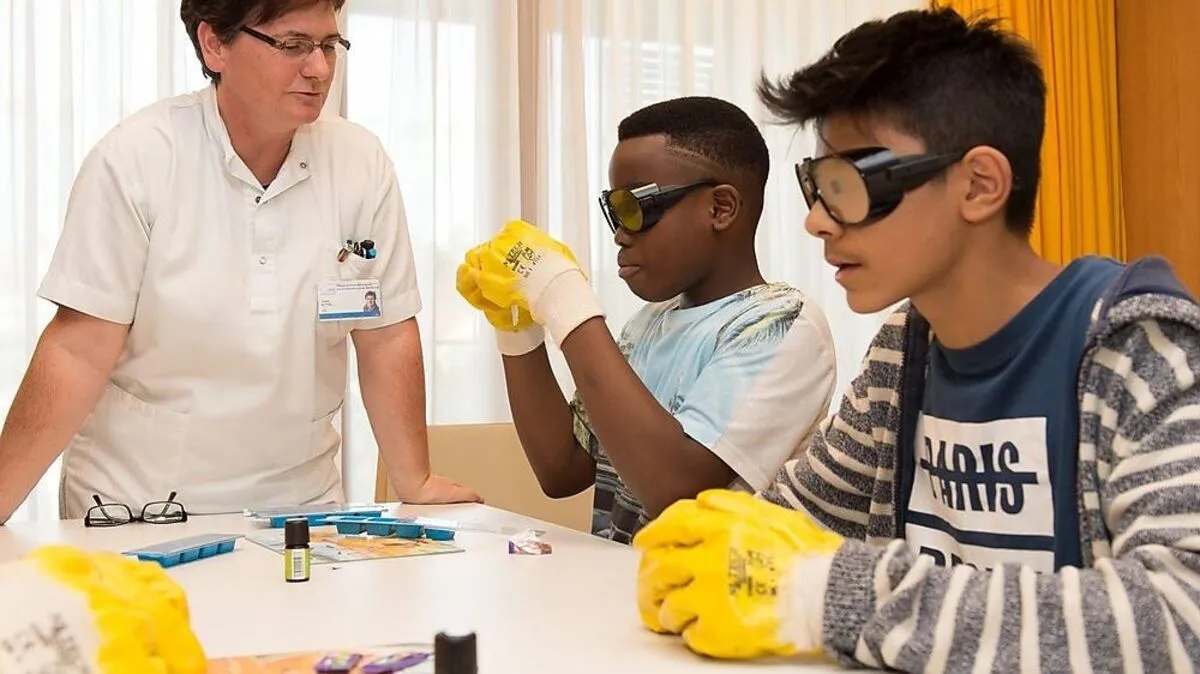 Ein Tag lang 80 Jahre alt sein? Wie sich das anfühlt, kann man im Rahmen des Boys Day testen