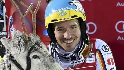 LEVI,FINLAND,12.NOV.2017 - ALPINE SKIING - FIS World Cup, slalom, men. Image shows Felix Neureuther (GER) with the reindeer. Photo: GEPA pictures/ Wolfgang Grebien