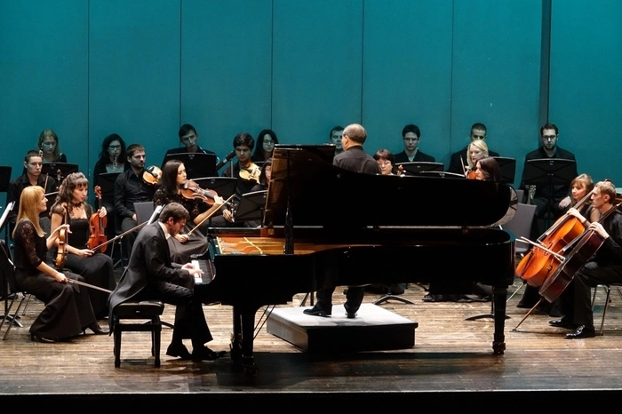 Klicken Sie sich durch die weiteren Fotos vom Konzert des Russischen Orchesters!