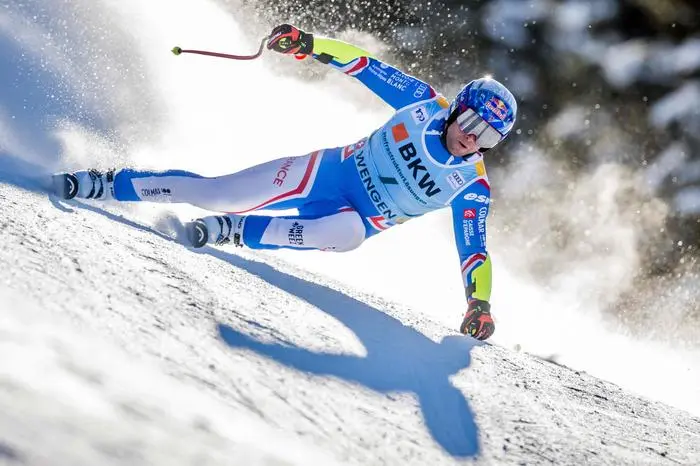 TOPSHOT - France's Alexis Pinturault competes in the men's Super-G event at the FIS Alpine Skiing World Cup event in Wengen on January 12, 2024. (Photo by Fabrice COFFRINI / AFP)