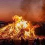 Sujet, Feature, Ostern , Feuer, Osterfeuer, Brauchtum, Brauchtumsfeuer, Karsamstag, Kalsdorf/Graz am 20.04.2019