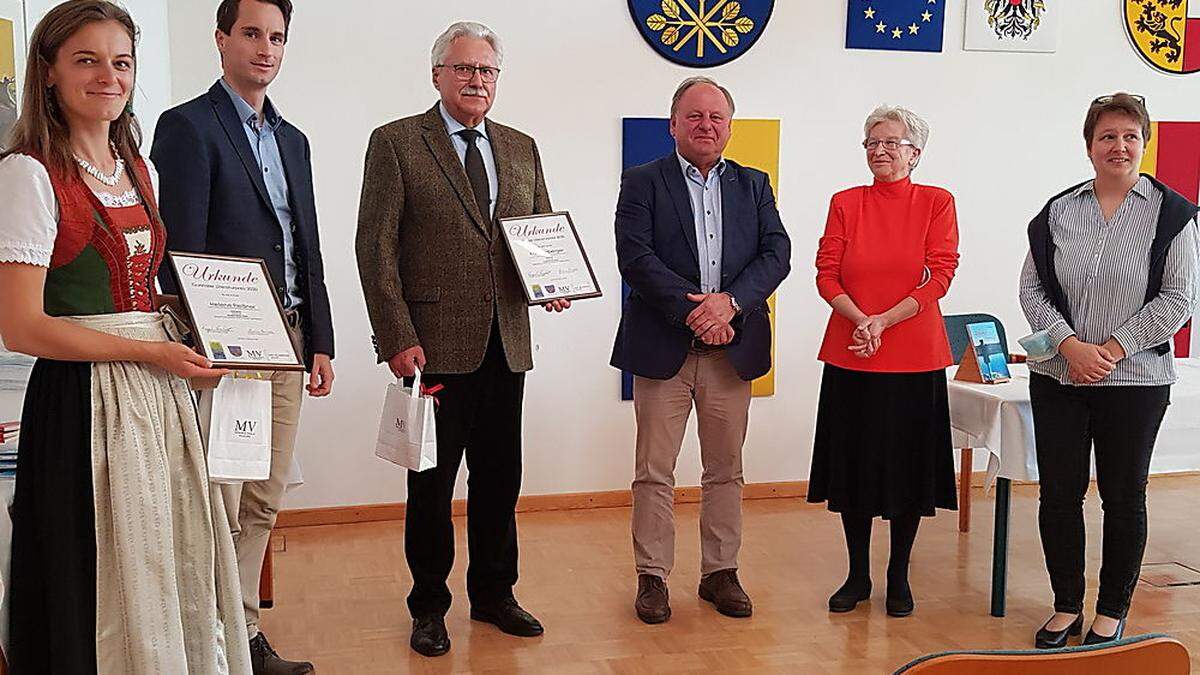 Von links: Helene Fleißner, Michael Rainer, Karl Freiberger, Johann Fugger, Susanne und Christina Bauschke vom Bauschke-Verlag 