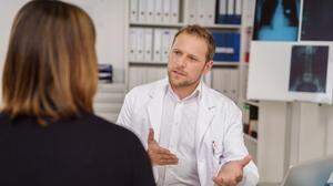 Jährlich eine Vorsorgeuntersuchung? | Ein regelmäßiger Gesundheitscheck beim Arzt kann weiteren Besuchen vorbeugen