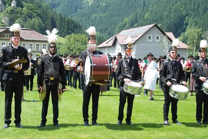 Im Rahmen des 215-Jahr-Jubiläums der Bergkapelle Eisenerz richteten die Musikerinnen und Musiker mit dem Blasmusikbezirk Leoben ein Bezirksmusikertreffen aus.

