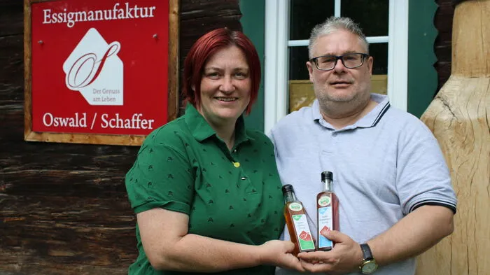 Beate Oswald und Thomas Schaffer aus Koglhof produzieren Essigspezialitäten im großen Stil