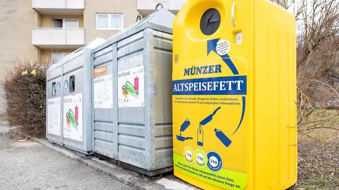 Das Bild zeigt eine Sammelbox für Altspeiseöl