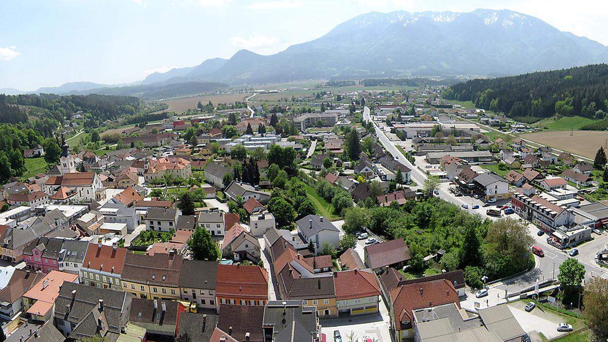 Bleiburg mit der Petzen im Hintergrund wird als Hauptwohnsitz immer gefragter