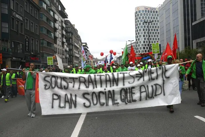 Demonstration In Solidarity With AUDI Workers BRUSSELS, BELGIUM - SEPTEMBER 16: The FGTB, CSC, CGSLB ,ABVV, ACV and ACLVB trade unions are organizing a demonstration in Brussels on September 16. It will be supported by other European trade unions. Trade unions demand a cutting-edge reindustrialization, for the Belgian economy, Demonstrators.pictured on September 16, 2024 in Brussels, Belgium, 16/09/2024 Brussels Belgium PUBLICATIONxNOTxINxFRAxBEL Copyright: xPhilipxReynaersx
