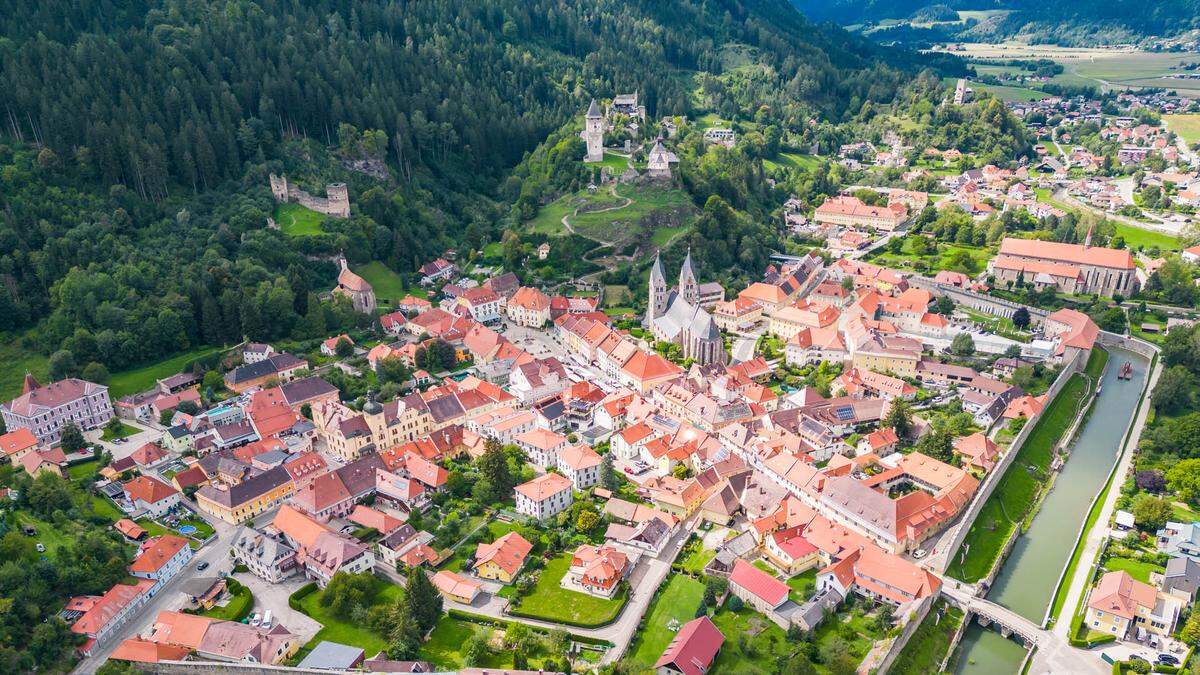 Friesach ist Mittelalter - zwischen Petersberg und Burggraben