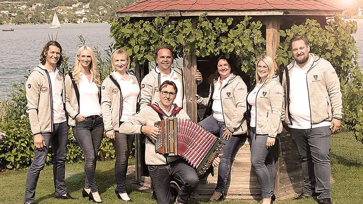 Bernd Lesacher (l.) ist neuer Obmann des Kärntner Doppelsextett