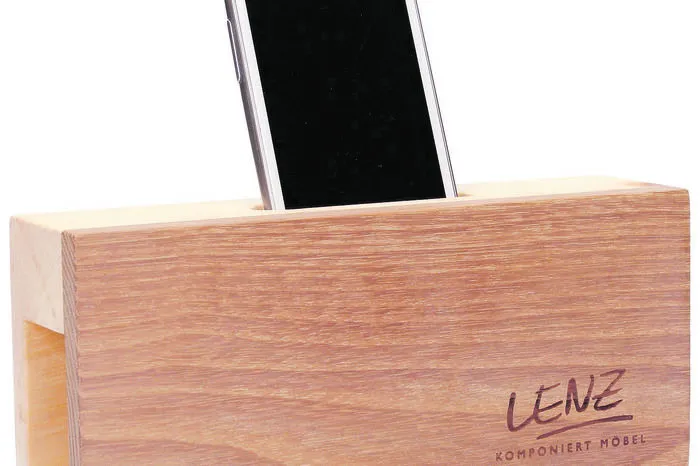 Klanggeber für Smartphones. Tischlerei Bernhard LenzFür effektvollen Klang, geeignet für Smartphones, kabellos, ohne Batterien. 58,00 Euro. Art.-Nr.: KLZ-Shop-100070