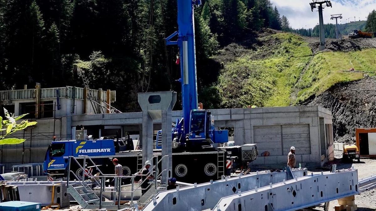 Eine moderne 6er-Sesselbahn entsteht aktuell im Skigebiet Nassfeld