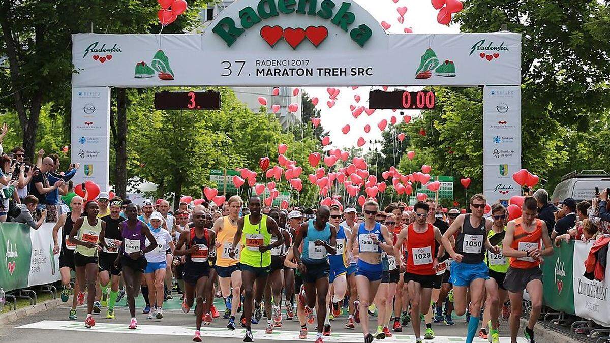Tausende Teilnehmer gehen am Samstag an den Start des Marathons der drei Herzen in Radenci