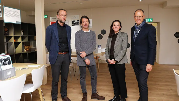 Die Ausstellung "Warum Nationalsozialismus?" ist ein Kooperationsprojekt: Christian Heuer (Institut für Geschichte, Uni Graz), Heimo Halbrainer (CLIO), Bettina Habsburg-Lothringen (Museum für Geschichte), Wolfgang Muchitsch (wissenschaft. Dir. UMJ).