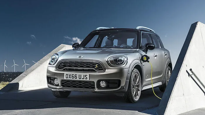Der Mini Countryman kommt auch als Plug-in-Hybrid