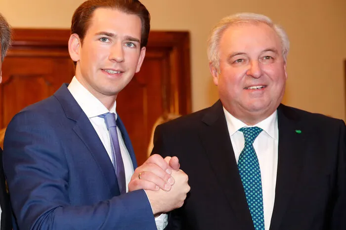 Kurz sprach von einem "unglaublichen Ergebnis", welches Rückenwind für die ÖVP in ganz Österreich bringen werde. Ich freue mich unendlich über euren Erfolg. Es ist ein historischer Erfolg. Es ist wunderschön, diesen Tag hier zu verbringen", sagte ÖVP-Bundesparteiobmann Sebastian Kurz in der ÖVP-Parteizentrale in Graz. "Lieber Hermann, ich gratuliere dir von ganzem Herzen."