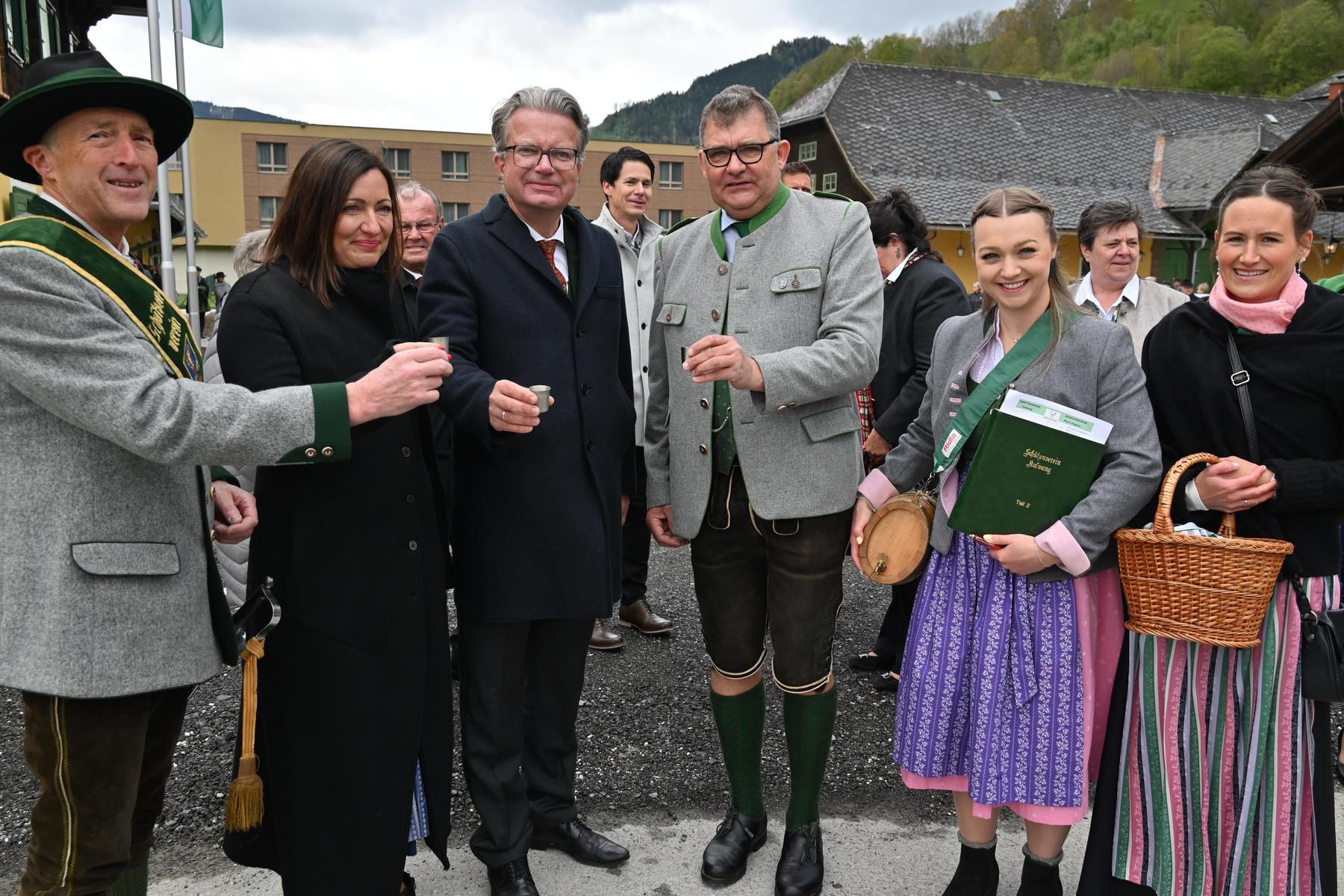 Eröffnung in Kalwang: Großer Aufmarsch zum neuen Gemeindeamt in der Alten Schmiede