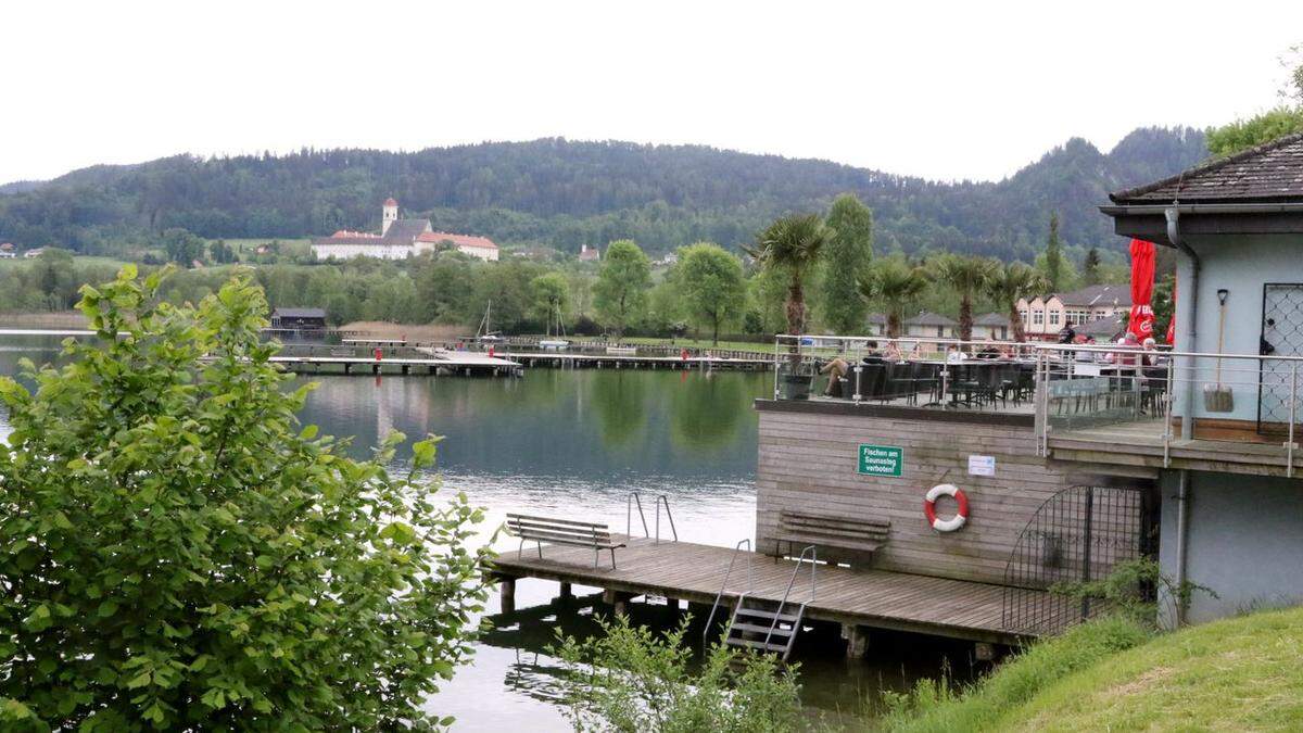 Im Bootshaus am Längsee werden Besucher bald wieder verköstigt