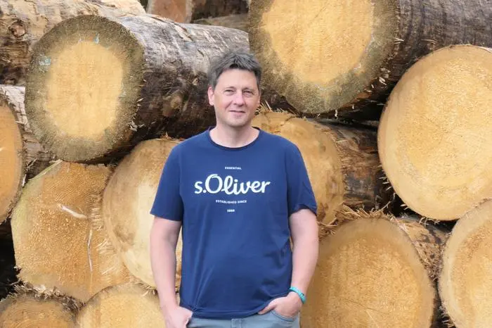 Mario Sinn führt die Geschäfte der Waldgenossenschaft Iseltal in Ainet