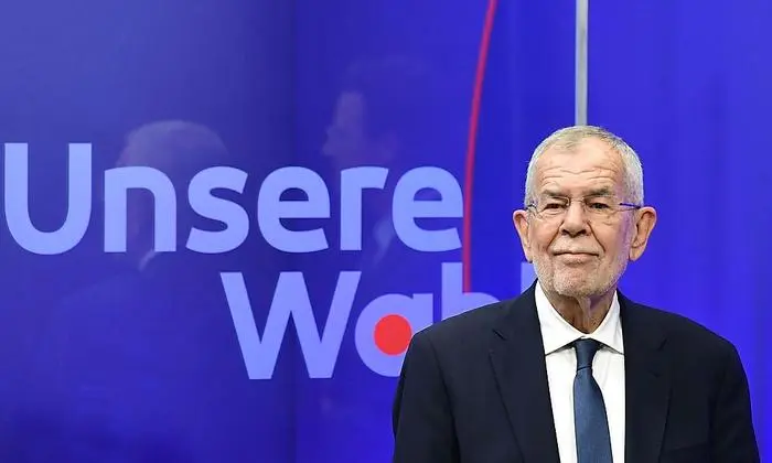 ABD0261_20221009 - WIEN - ÖSTERREICH: Alexander Van der Bellen, im Rahmen der Bundespräsidentschaftswahl 2022 am Sonntag, 9. Oktober 2022, in der Wahlzentrale im Palais Niederösterreich in Wien. - FOTO: APA/HANS KLAUS TECHT