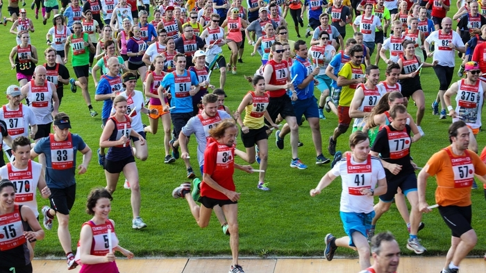 Um 17 Uhr fiel der Startschuss am Rosenhain: Tausende Läuferinnen und Läufer nahmen trotz extrem heißer Temperaturen am "Kleeblattlauf" des Universitäts-Sportinstitut Graz teil. 