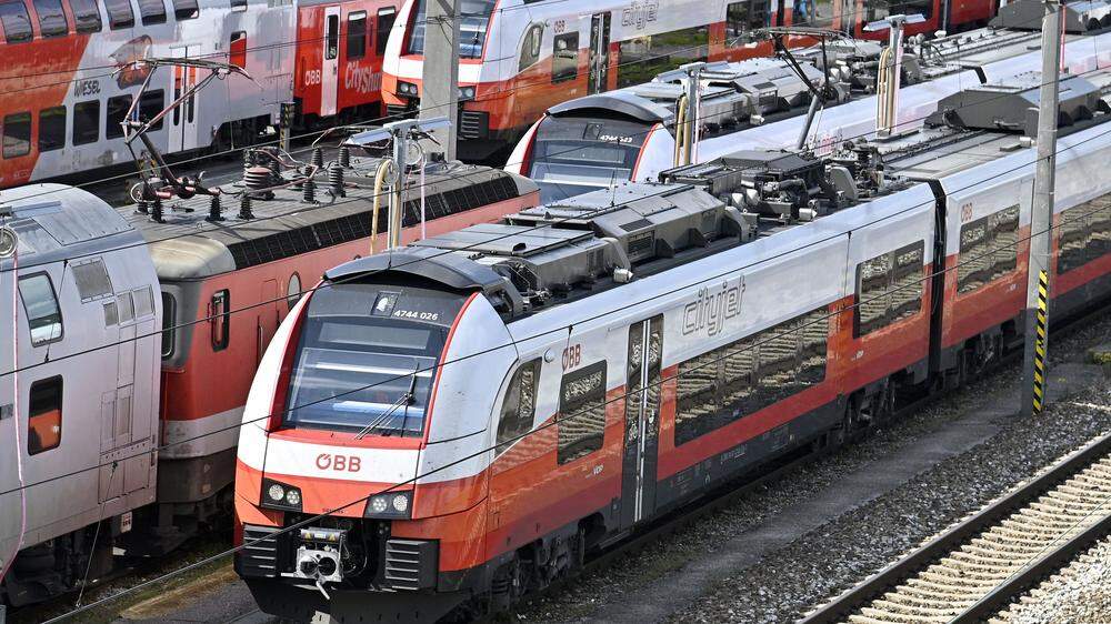 Räumungen der überbesetzten Züge brachte den ÖBB Kritik ein