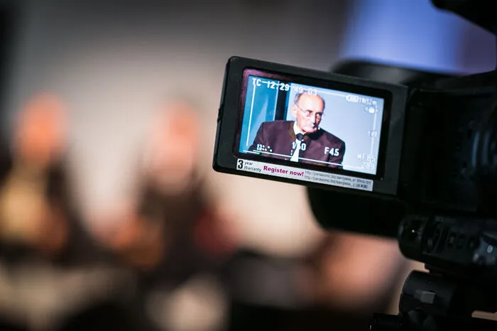 Bis 1991 blieb er in dieser Position – lange über das gesetzliche Pensionsantrittsalter hinaus. Er war jedoch nicht nur Journalist, sondern trieb auch die Entwicklungen in der Medienbranche voran. So betrieb die Kleine Zeitung in den 1980er-Jahren etwa die Nachrichtenredaktion eines Urlauber-Radios an der Oberen Adria