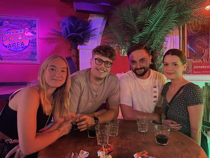Für Herbert (33), Diandra (25), Inka (17) und Elias (17) aus Birkfeld wurde die letzte Nacht im „Exl“ zum Familienausflug