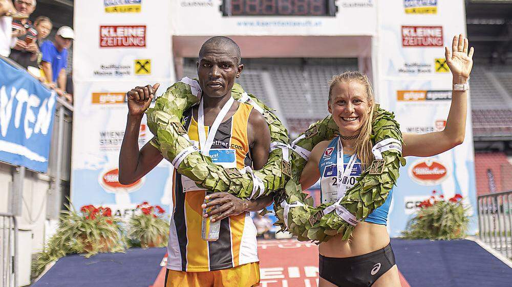 Sensationssiegerin Julia Mayer und Herren-Gewinner James Mburugu