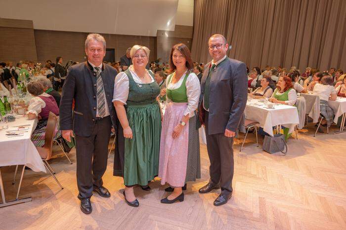 Franz Titschenbacher, Michaela Mauerhofer, Christine Sommersguter-Maierhofer und Kammersekretär Manfred Oberer