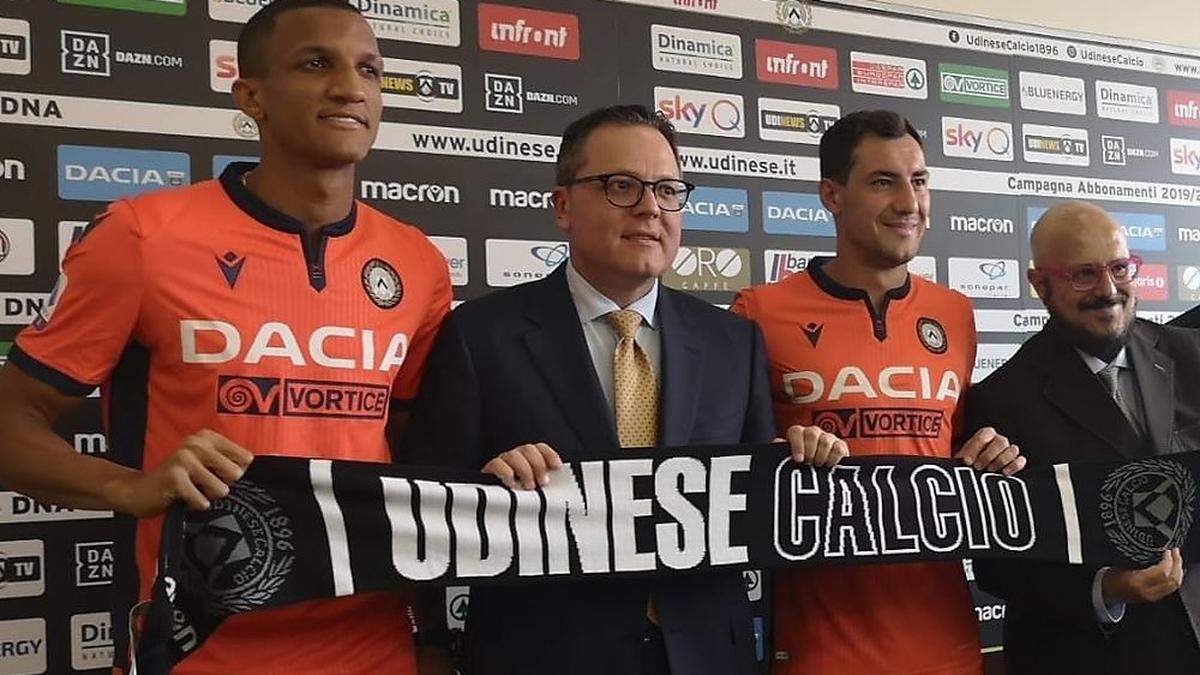 Die Neuzugänge Rodrigo Becao (links) und Mato Jajalo (rechts) finden in St. Veit optimale Trainingsbedingungen vor.	 