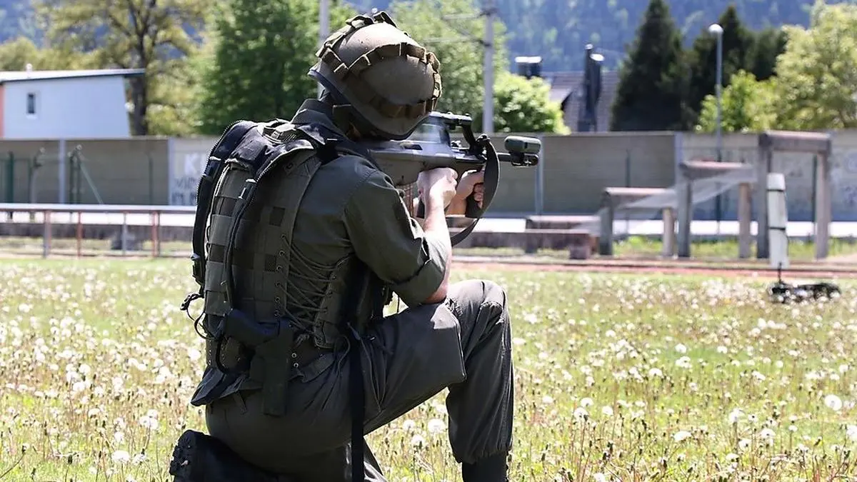 Wiederbetätigung reicht im Heer offenbar nicht, um entlassen zu werden