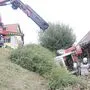 Traktor prallte gegen Haus