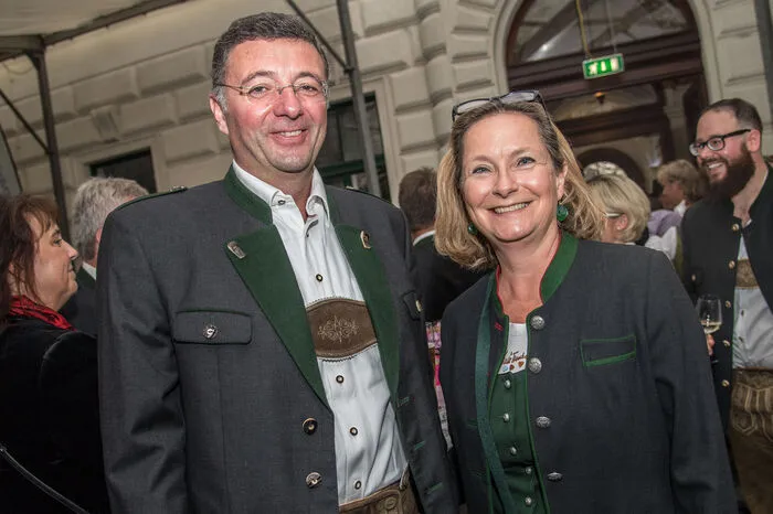 Verkehrsminister Jörg Leichtfried und Landtags-Präsidentin Bettina Vollath