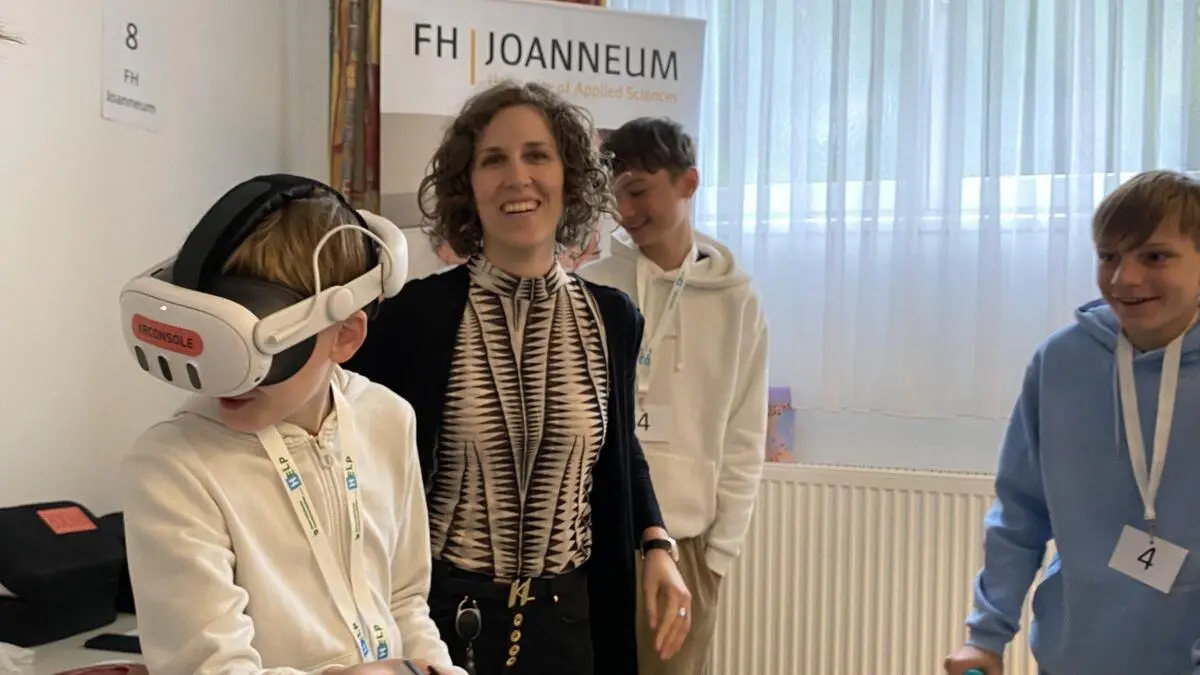 Neben Fachschulen und dem LKH Oststeiermark informierte auch die FH Joanneum über Ausbildungsmöglichkeiten bei Tag der Pflege in Feldbach