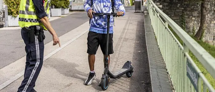 Wie schnell E-Scooter fahren, wird mit diesem Gerät überprüft
