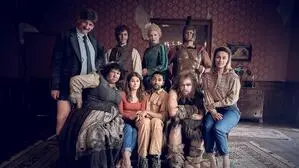 Geisterhaft: Comedy-Serie „Ghosts“ in der ARD-Mediathek