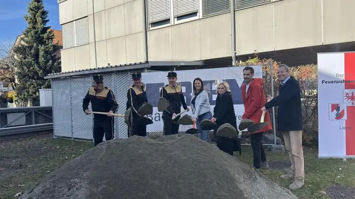 Stolze 900.000 Euro, finanziert über drei Jahre, kostet die Erweiterung des Standortes des Bezirksfeuerwehrverbandes (BFV) Lienz im Areal der Freiwilligen Feuerwehr Lienz