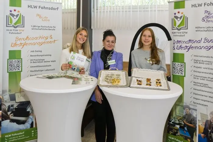 Von 9 bis 22 Uhr wurde am Areal in Spielberg ein buntes Programm geboten: inklusive Foodtrucks, Weinverkostung und Kinderattraktionen wie etwa einer Hüpfburg.