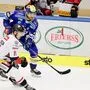 Desjardins (hinten) wurde schon nach zweieinhalb Minuten gegen die Pioneers aus dem Spiel genommen