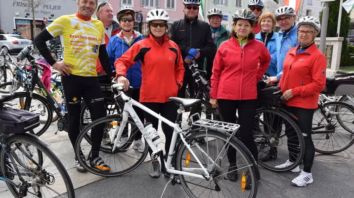 Von allen Seiten kamen sie, die Radsportbegeisterten der Region rund um Feldbach. Die "Radio Steiermark Radsternfahrt" am und zum R11 Raabtal-Radweg lockte wieder zahlreiche Besucher an.