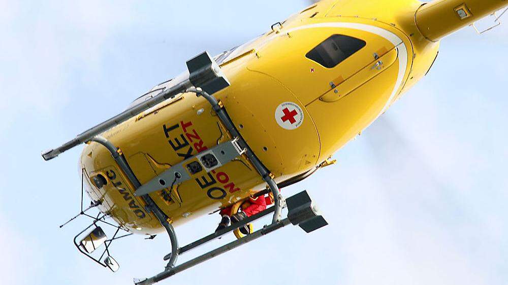 Der Mann wurde mit dem Rettungshubschrauber in das Klinikum Klagenfurt geflogen (Sujetbild)