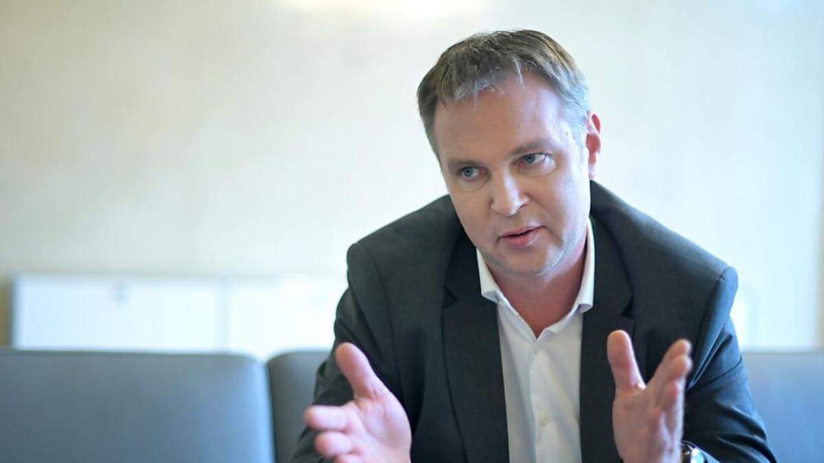 SPÖ-Bundesparteichef Andreas Babler will für leistbaren Wohnraum in den Markt eingreifen